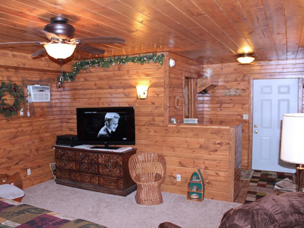 Trickling Waters Retreat Villa Marquette Room photo